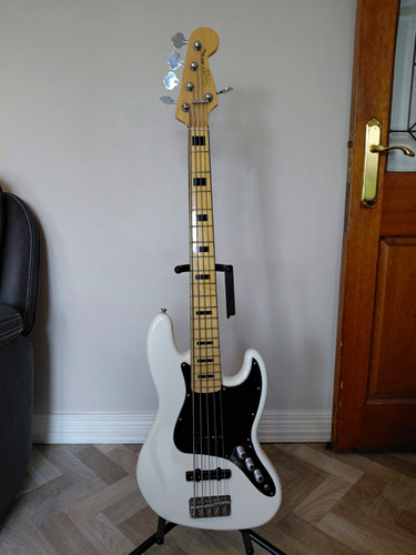Squier fender vintage - by,
